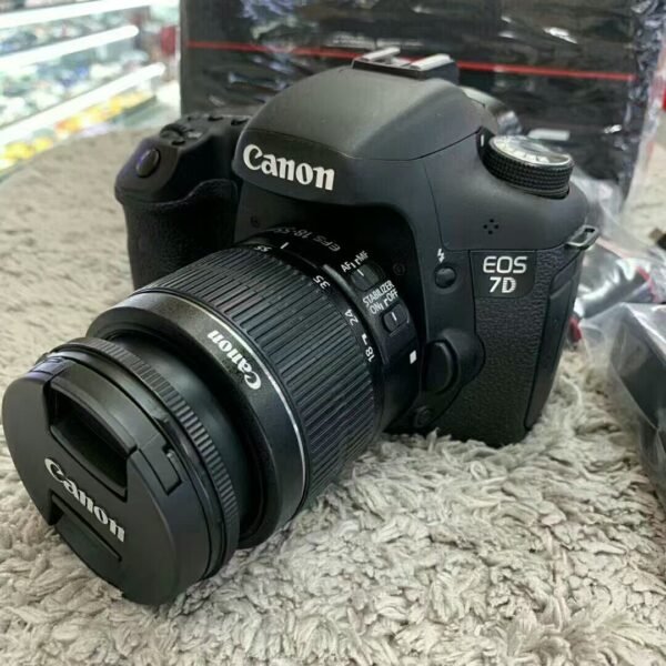 Original Canon 7D ➕18-55mm lens with bag and accessories(charger, battery, strap)