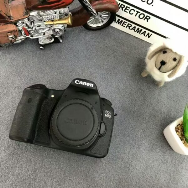 Original Canon 60D➕18-55mm lens with box and accessories(charger, battery, strap)