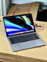 2017 MacBook Pro XW2 intel core i5 3.1ghz processor 8g ram 512g SSD 13.3inch Touch bar