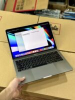 2017 MacBook Pro XW2 intel core i5 3.1ghz processor 8g ram 512g SSD 13.3inch Touch bar - Image 5