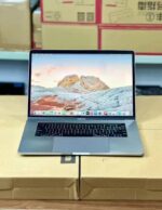 2018 MacBook Pro MR972 intel core i7 2.6ghz fast processor 16g ram 512g SSD 15.4inch Touch Bar
