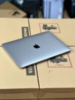 2017 MacBook Pro XX2 intel core i5 3.1ghz fast processor 8gb ram 512gb SSD intel HD 650 graphic 13.3inch Retina display - Image 2