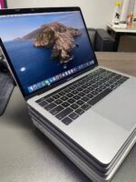 2019 MacBook Pro HR2 intel core i5 1.4ghz fast processor 8g ram 256g SSD 13.3inch