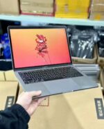 2019 MacBook Pro HP2 intel core i5 fast processor  256gb SSD 13.3 inch Touch Bar - Image 4