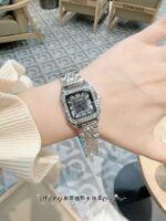 Copy Cartier Ladies' watch size 27×37mm