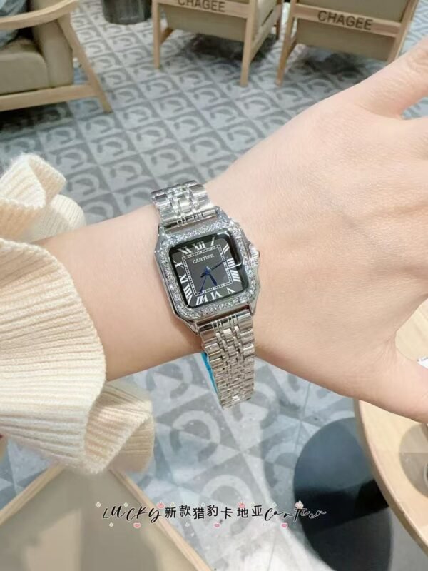 Copy Cartier Ladies' watch size 27×37mm